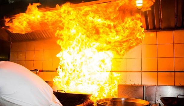 Defender Explains How To Extinguish Kitchen Fire