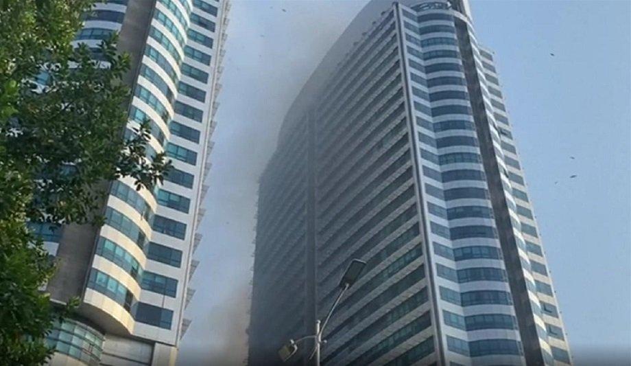 Fires Erupt At High-Rise Buildings In Istanbul And Islamabad