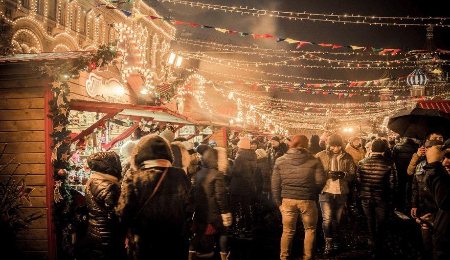 Hardstaff Installs Barriers To Keep Visitors Safe At Mulled Wine, Mince Pies Event