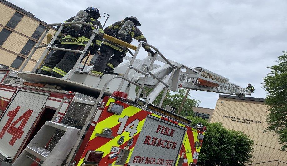 Columbia-Richland Firefighters Train On Midland Tech’s Beltline Campus