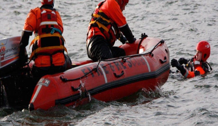 SYFRS Firefighters Rescue Man From Thorne Canal