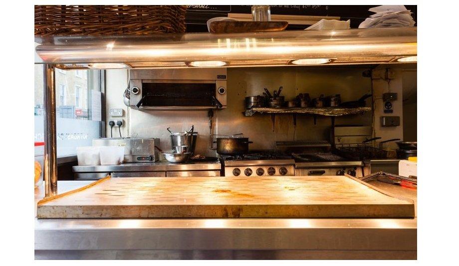 APS Hoods Gives Grease Management Tips For Restaurant Cleanliness & Fire Prevention