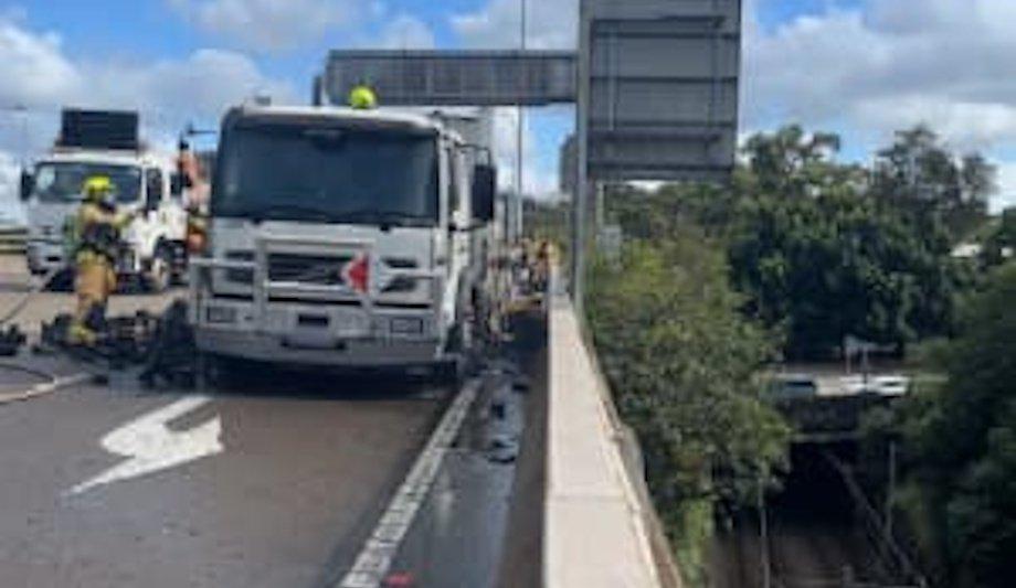 FRNSW Extinguishes Truck Fire On Anzac Bridge