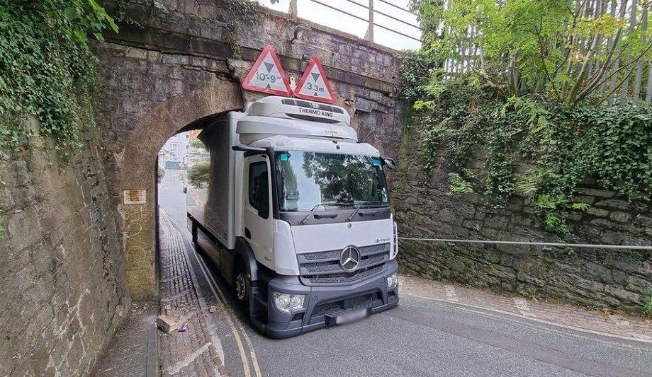 VPS's New Over-Height Vehi­cle Detec­tion Sys­tem Prevents Low-Bridge Strikes