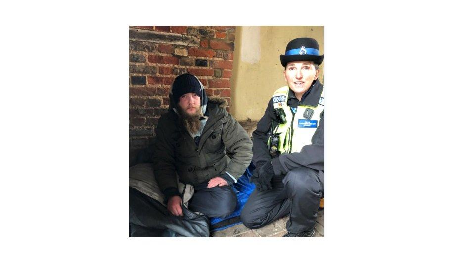 Bedfordshire Fire And Rescue Service Thanks Jason Barry For Rescuing A Child From A Burning Building