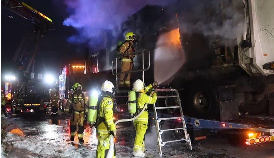 Garbage Truck Fire On M7: FRNSW Leads Response