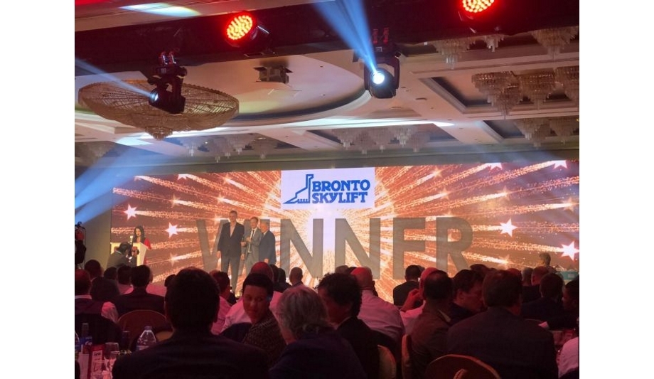 Bronto Skylift S35EM Wins IAPA Product Of The Year Title In The Truck Mounted Category