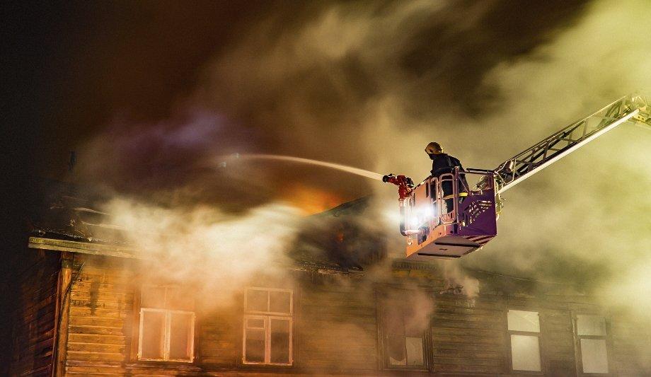 Eaton System Solution Eliminates Boom Bounce On Aerial Fire Apparatus