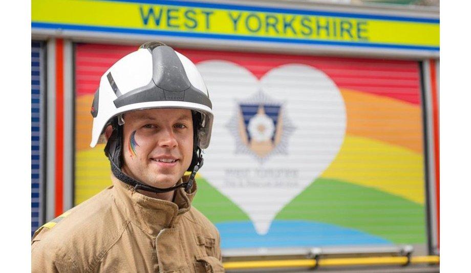 Firefighter Runs London Marathon For The NSPCC