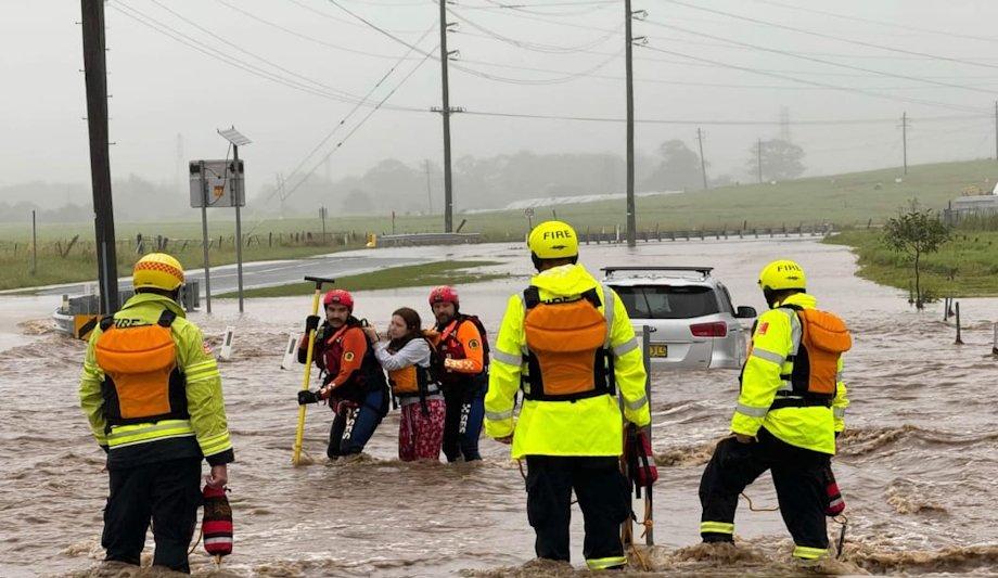 Firefighters And SES Team Rescue In Dapto Flood