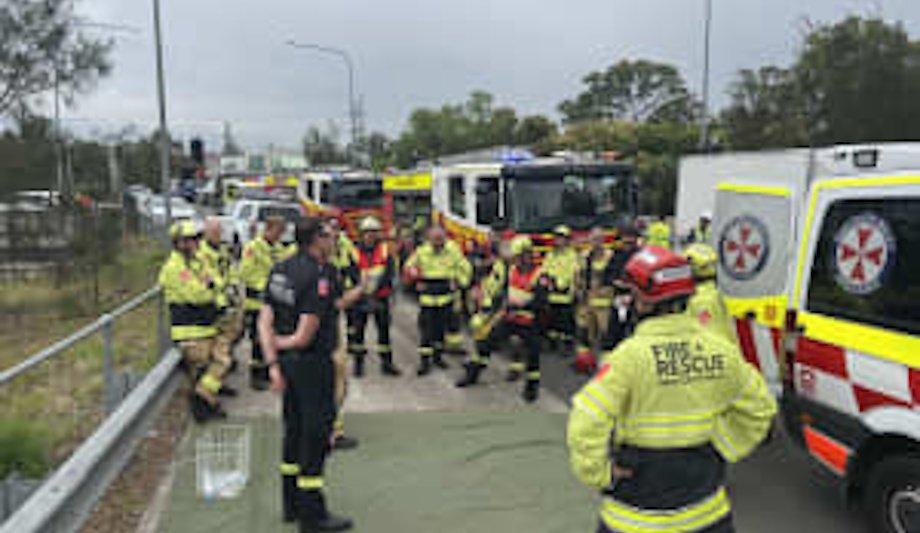 FRNSW Uses Hydraulic Tools In Multi-Vehicle Rescue