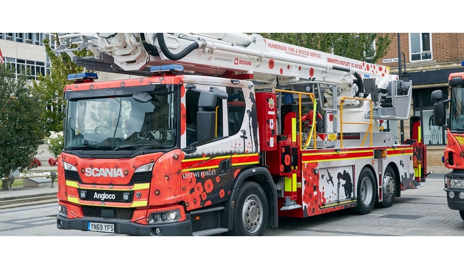 with lights Humberside Scania fire truck,war scene pump 