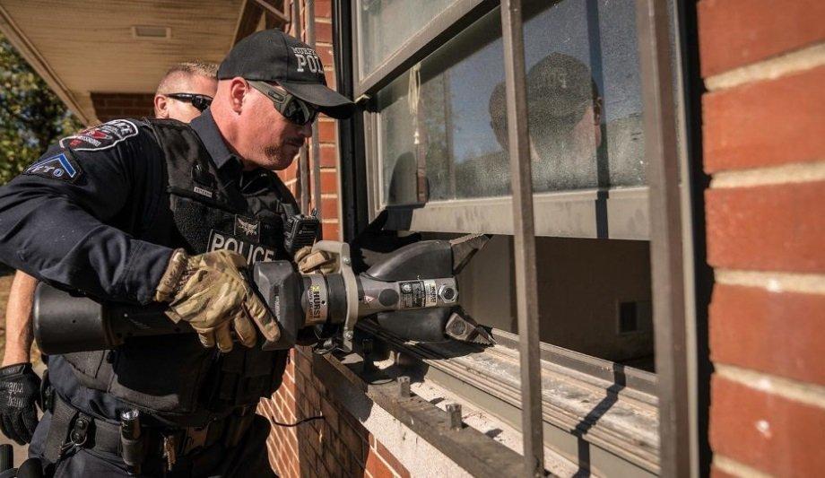 HURST Jaws Of Life Brings StrongArm Battery-Powered Hydraulic Multitool To Help Drug Task Force