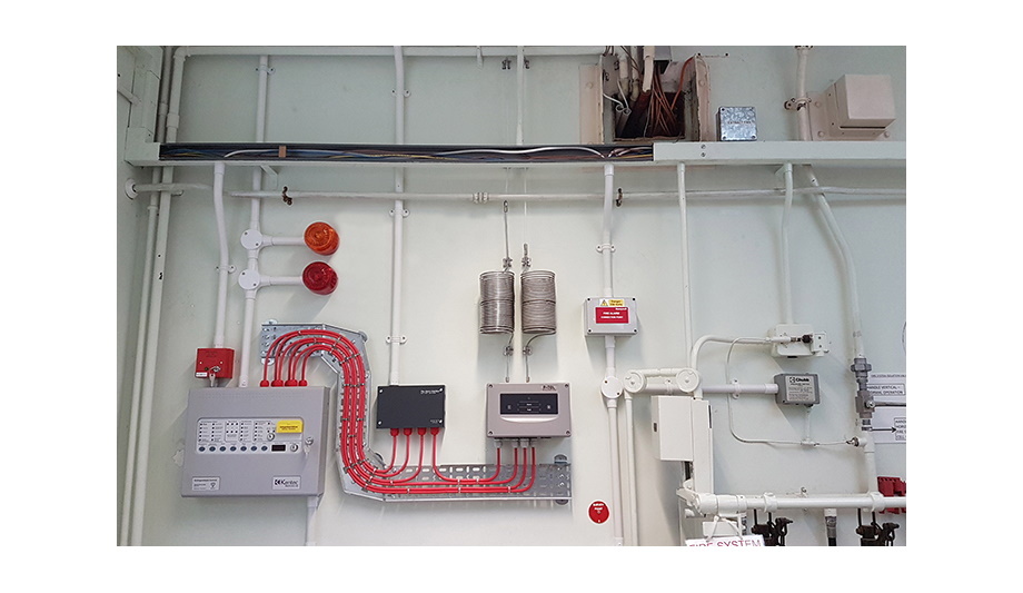 Patol Supplies SecuriSens ADW 535-2 Heat Detector To Enhance Fire Safety For A Laboratory